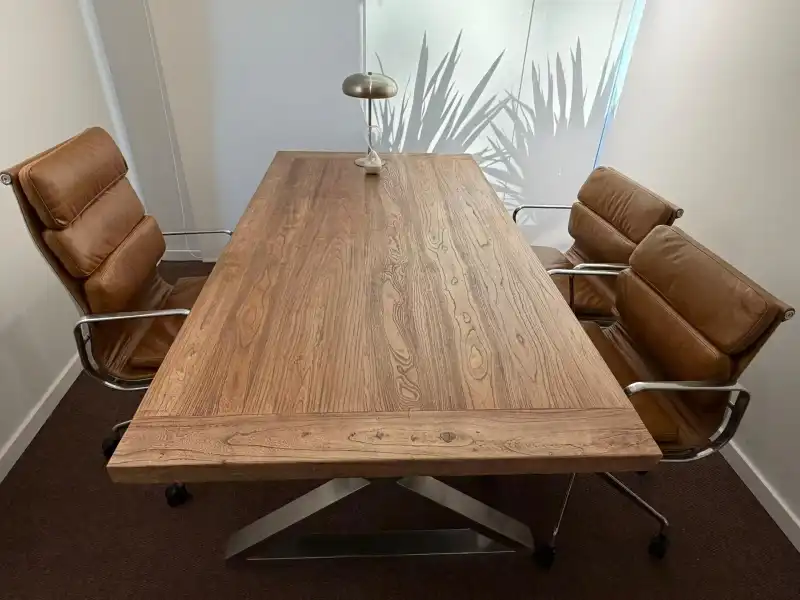 Foto de la sala privada de la oficina